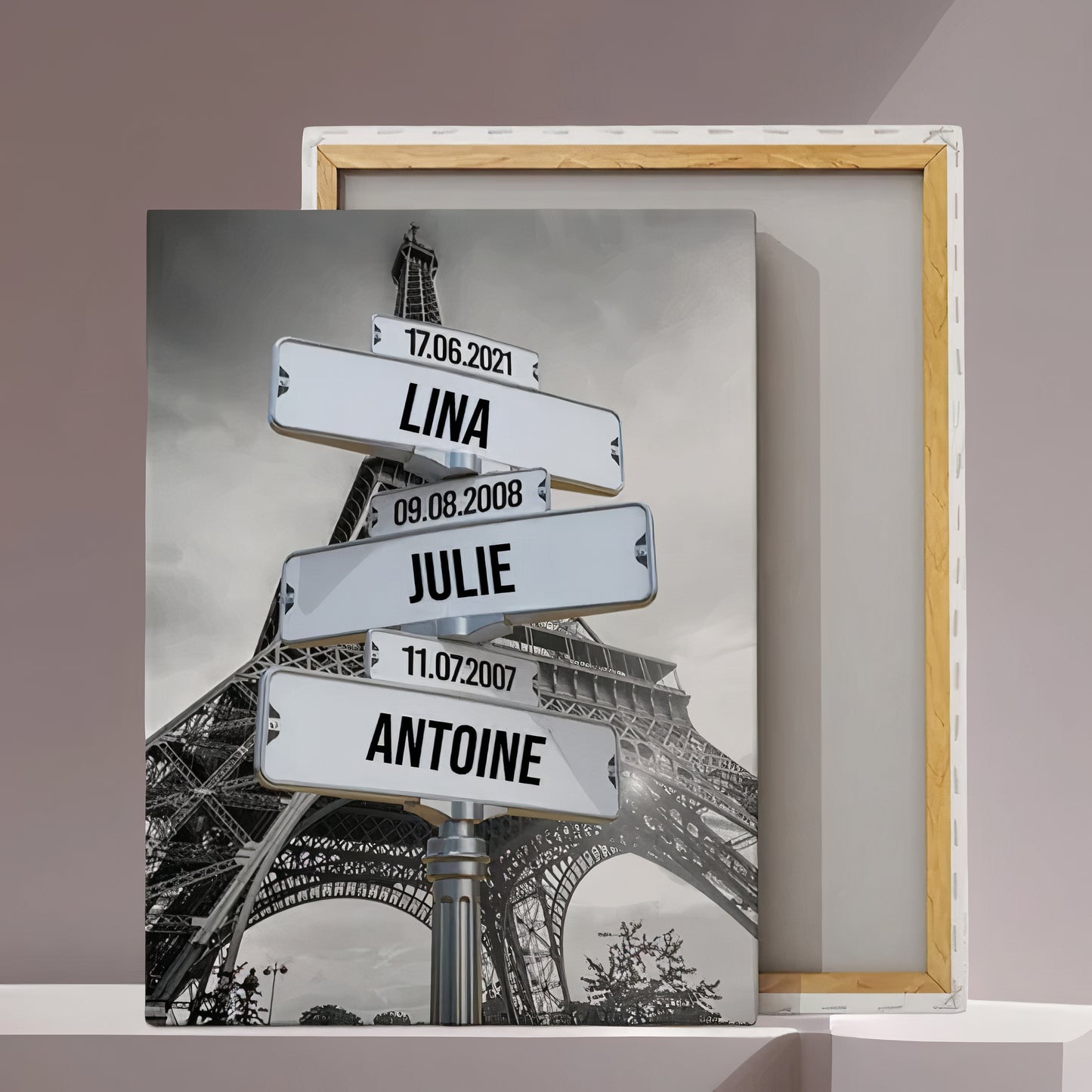 "Toile Personnalisée Tour Eiffel – Gravez Vos Prénoms dans la Ville Lumière"